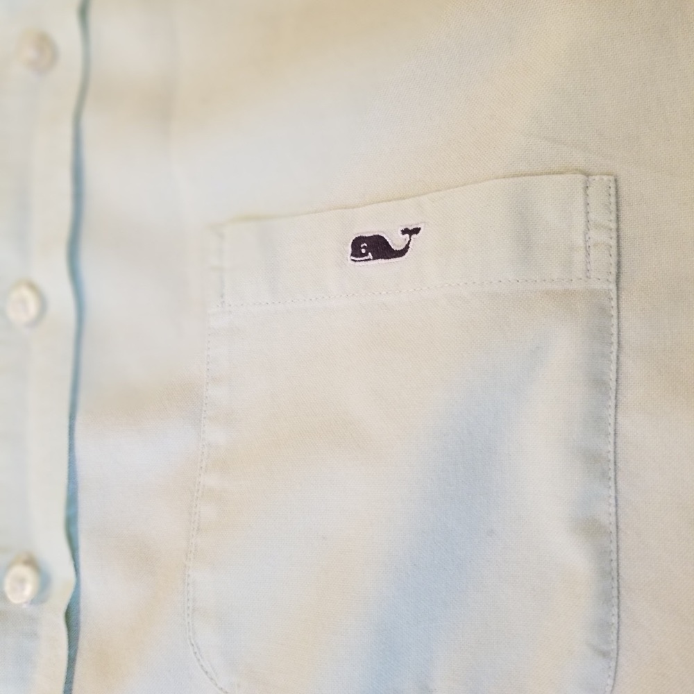 Men’s long sleeve button down Vineyard Vines shirt